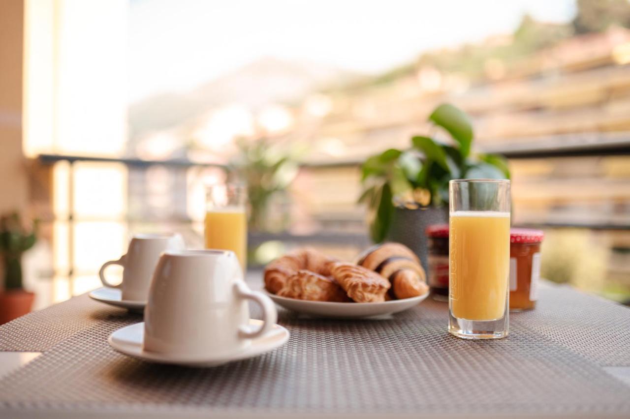 L'Alhambra, Cosy 2 Pieces Au Centre Ville De مينتون المظهر الخارجي الصورة